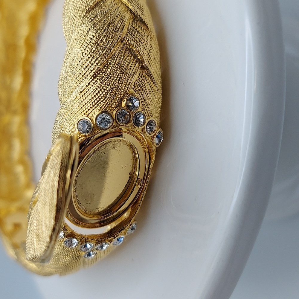 Camrose & Kross JBK Goldtone Rhinestine Hinged Cuff Bracelet w/ Locket, VGC. - Picture 10 of 15